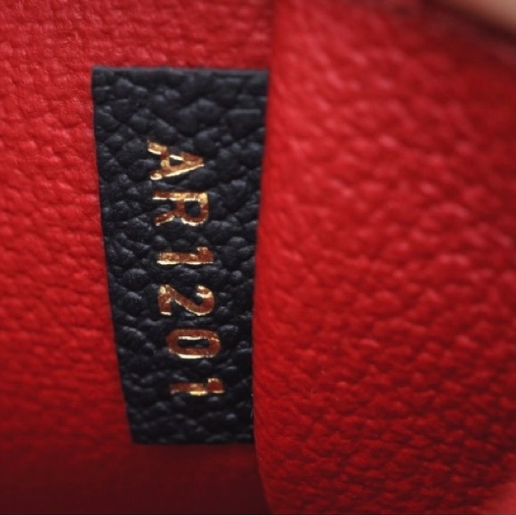 Authentic Louis Vuitton pochette 26 navy rouge Empreinte leather clutch - Picture 6 of 11